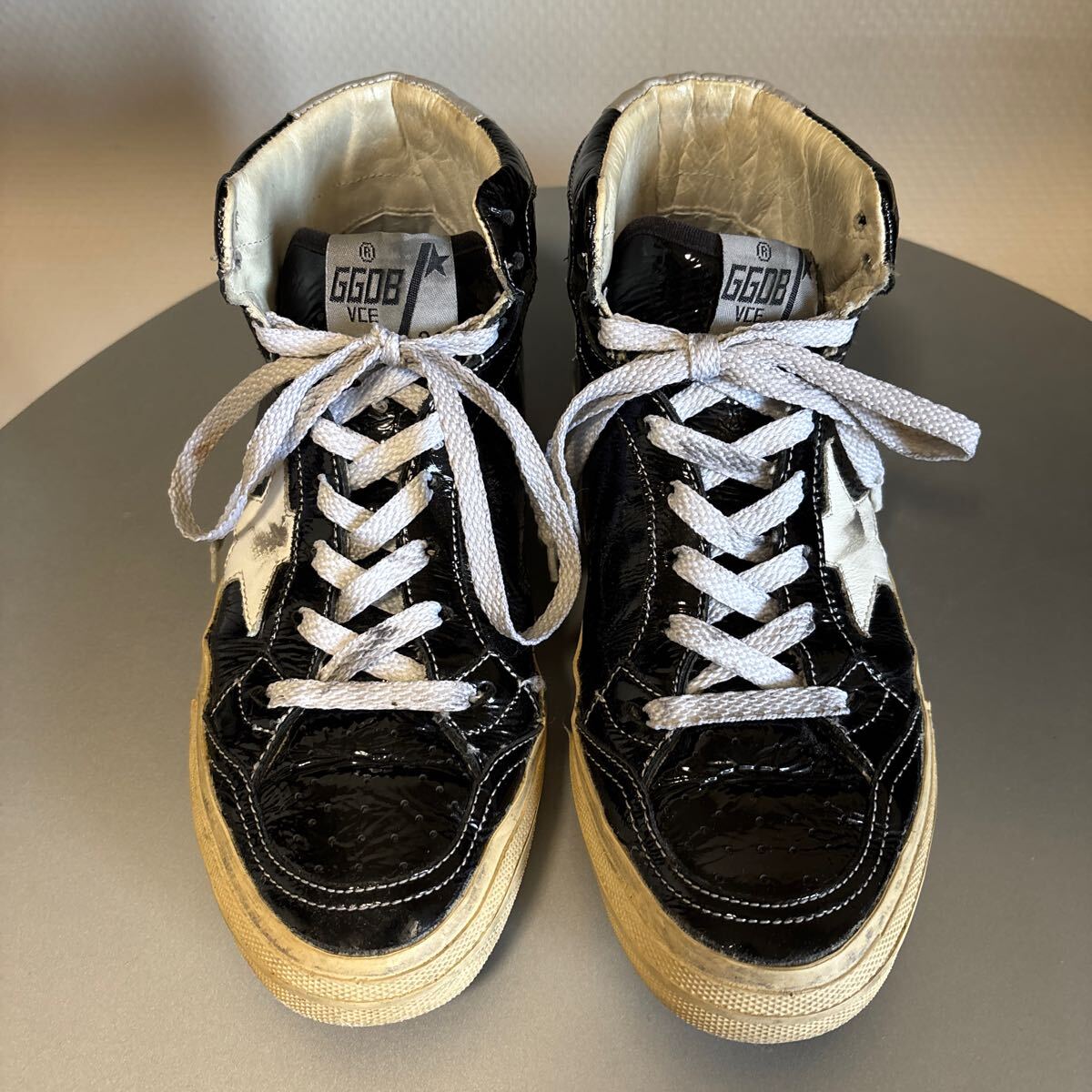 希少!GGDB GOLDEN GOOSE DELUXE ゴールデングース ハイカットエナメルスニーカー ブラック サイズ23.5cm スニーカー拍卖