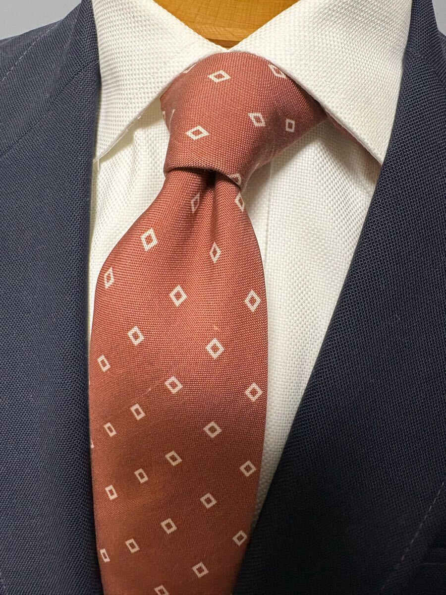 【美品】Nicky 高級シルクコットン混プリントタイ イタリア製 薄いテラコッタ 茶系ネクタイ大剣約8cm 2504拍卖