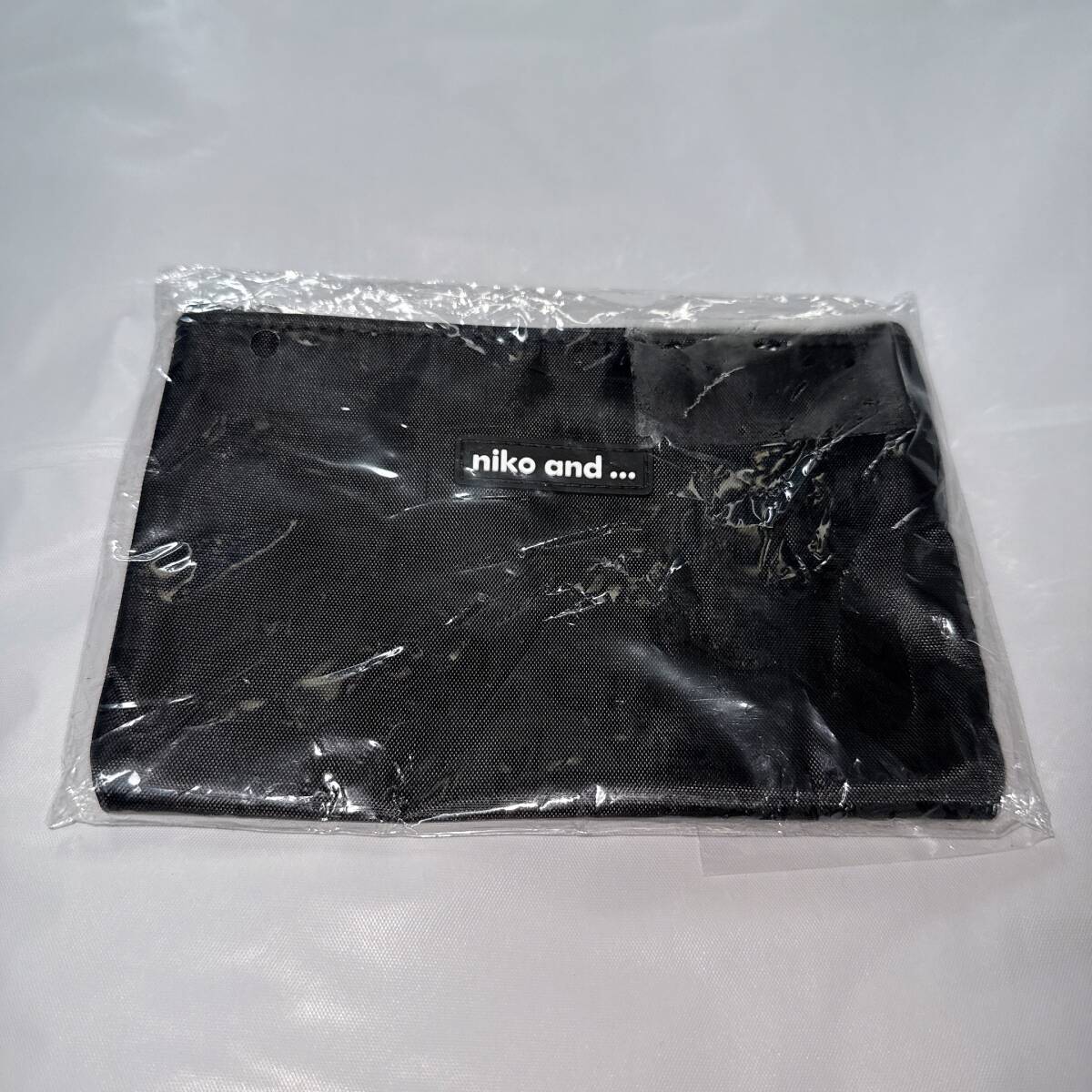 【新品未開封品】niko and... ニコアンド オリジナルミニポーチ ブラック コスメポーチ 化粧ポーチ ペンケース ソーイングケース 小物入れ拍卖