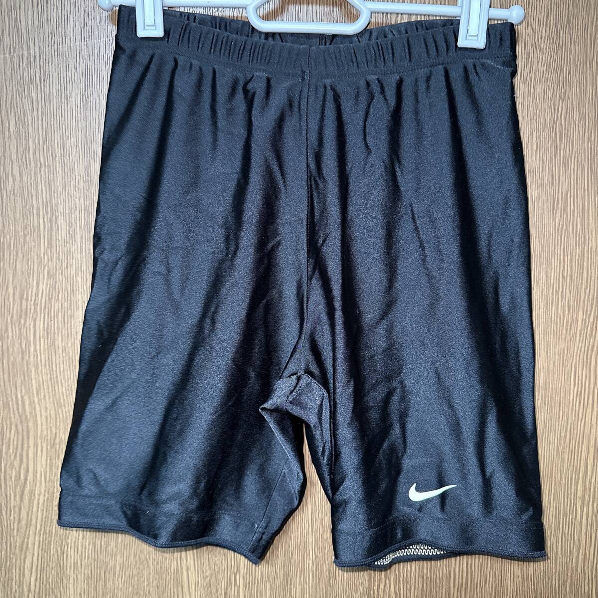 【極美品】NIKE ナイキトレーニングハーフタイツ 光沢ブラック メンズMサイズ スパッツ サッカー 野球 トレーニング スポーツ拍卖