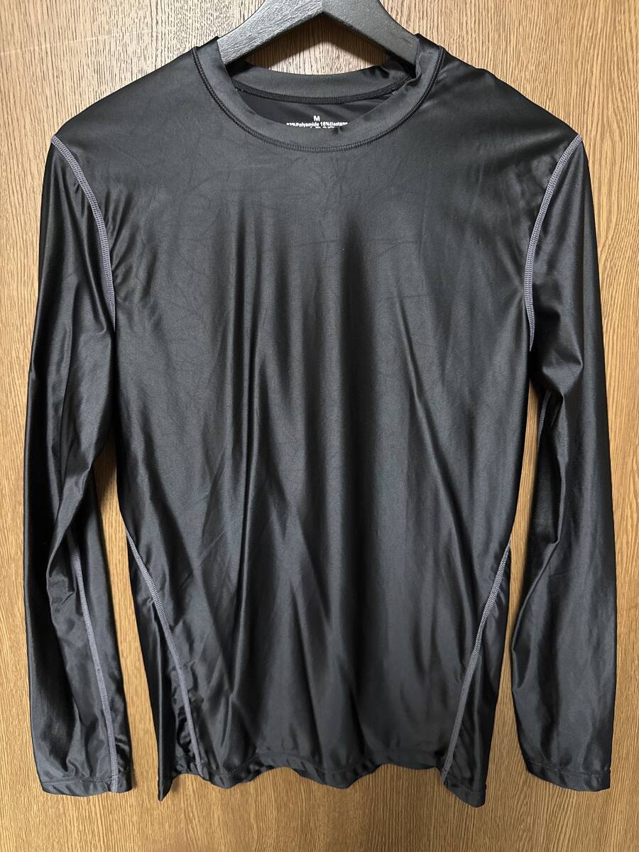 【極美品】メンズ アンダーシャツ 光沢素材 ブラック Mサイズ 野球 サッカー トレーニング スポーツ コンプレッション拍卖