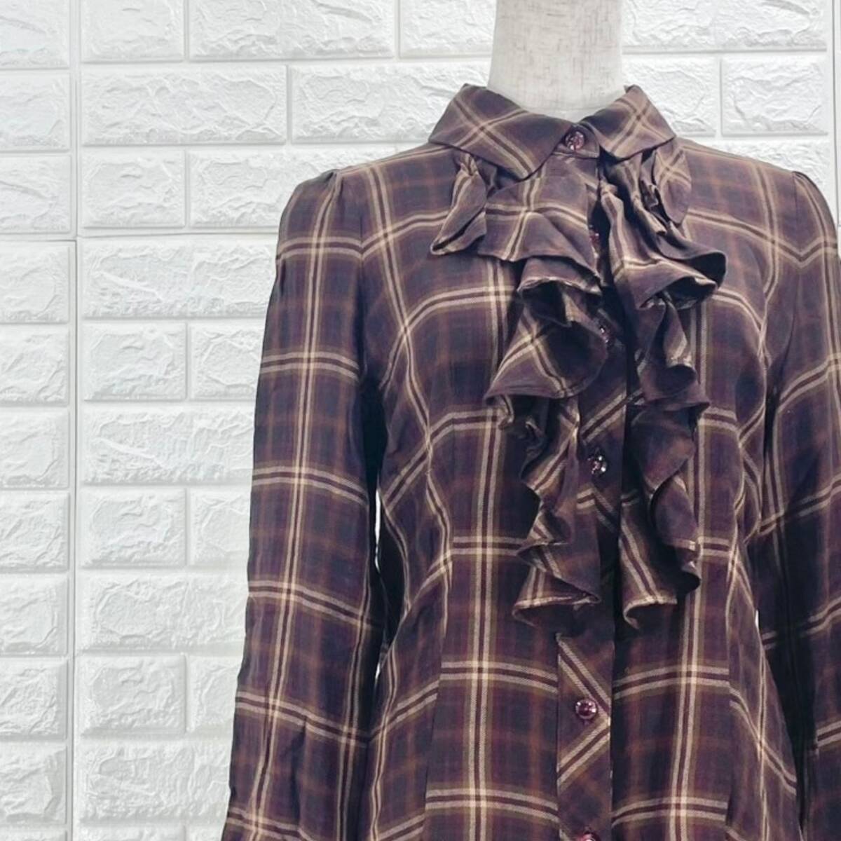 【A3588】JUDY COLLECTION ジュディコレクション ブラウス レディース ブラウン系チェック柄 長袖 フリル フェミニン 秋冬 Sサイズ拍卖