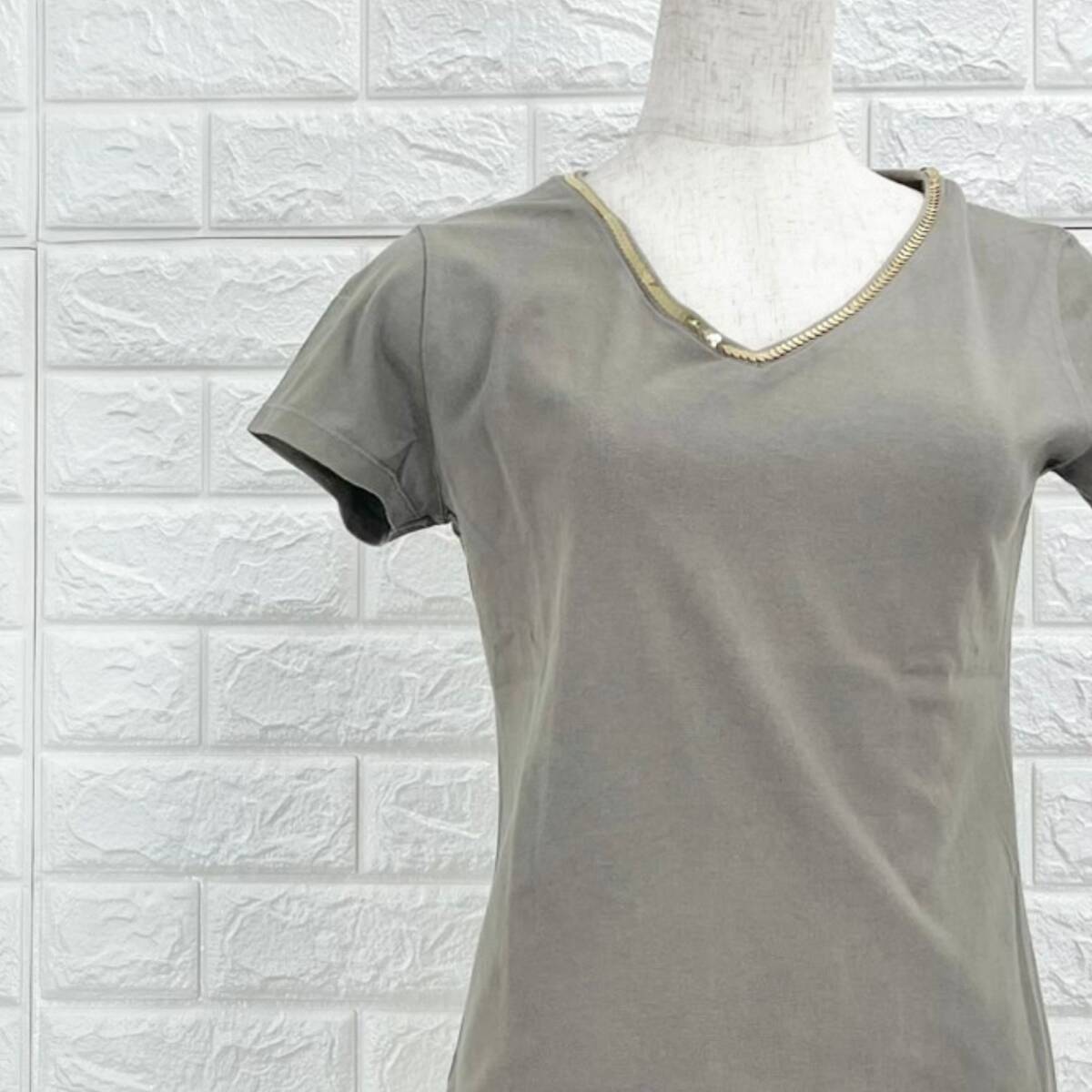 【A3628】NATURAL BEAUTY BASIC ナチュラルビューティーベーシック カットソー レディース カーキ 半袖 Vネック 上品 春夏 Mサイズ拍卖