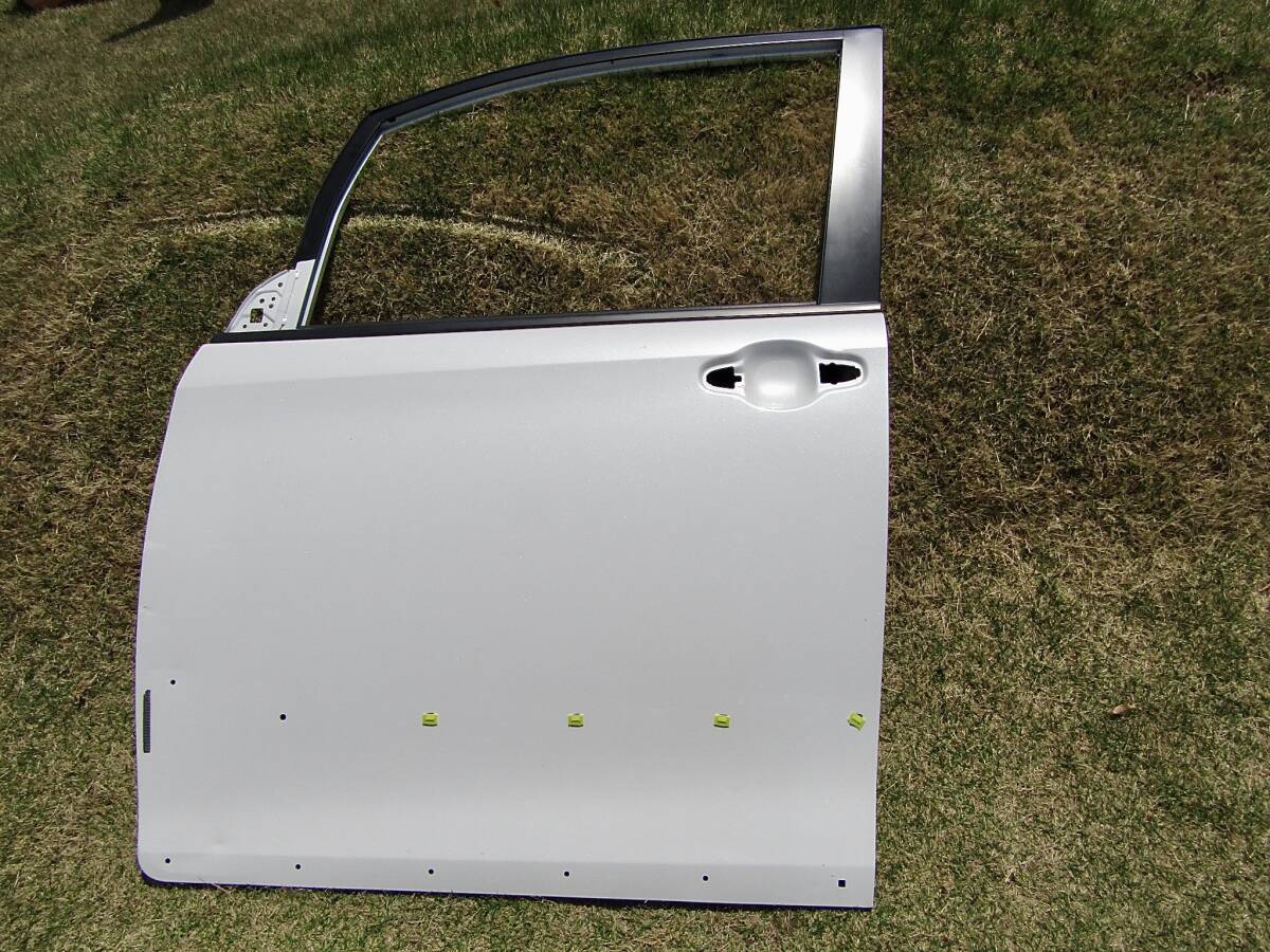 80 ヴォクシー 純正 左 フロントドア パールホワイト 左前 ドア ノア エスクァイア ■■ 13042101拍卖