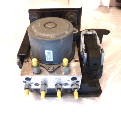 セレナ27 GNC27 ABSアクチュエーター 47660 5TB0B 走行約60000km走 ☆拍卖