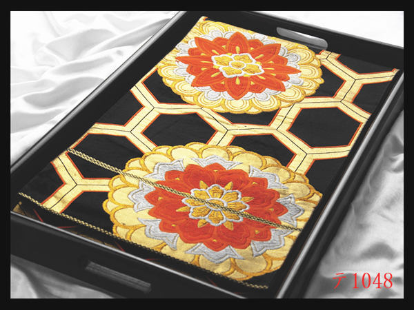 蔵【テ1048】西陣逸品 振袖可 亀甲宝相華紋 黒色地 気品豊かに 正絹純金糸六通高級美術袋帯 ◇検◇簪着物名古屋帯和装小物帯締め拍卖