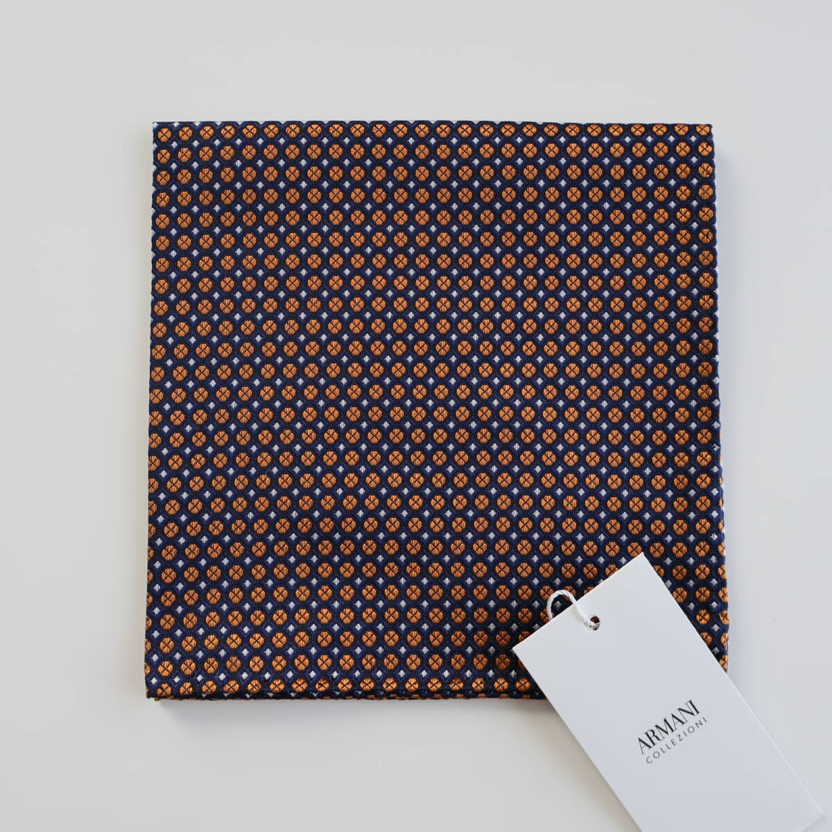 ■未使用 ARMANI COLLEZIONI アルマーニ コレツィオーニ ポケットチーフ■拍卖