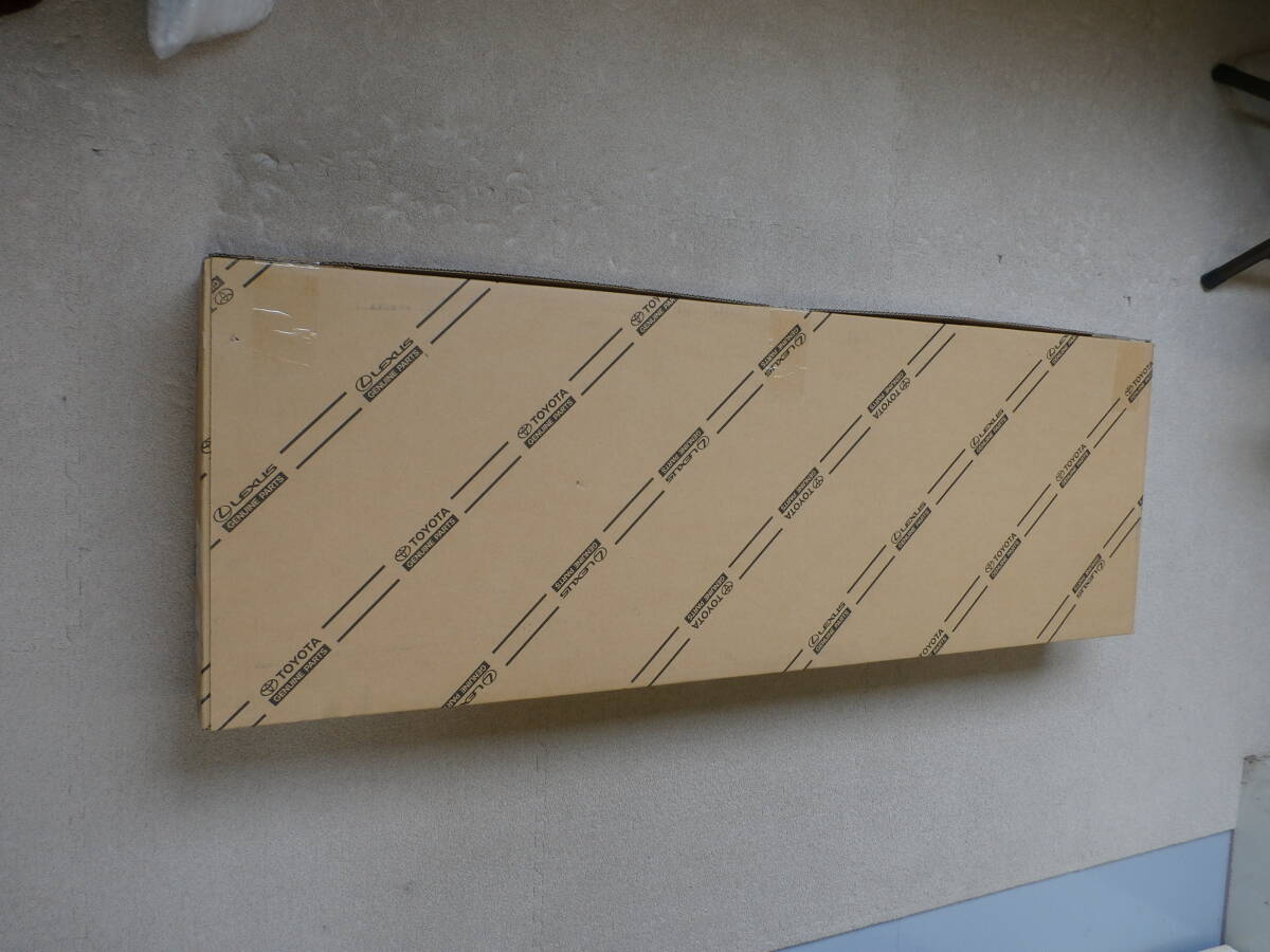 50系エスティマ 右スライドドア プロテクターモール 76905-28130-A0 パールホワイト070 新品未開封です。拍卖