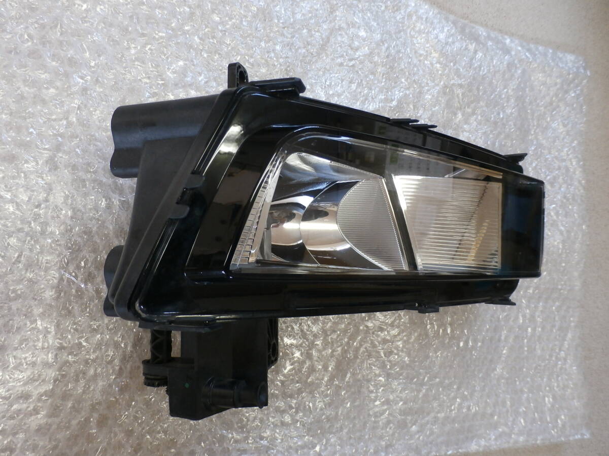 フォルクスワーゲン 右 フォグランプ 5TA 941 662 とっても綺麗です。拍卖