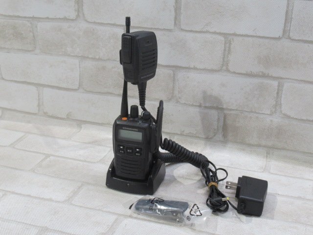 Ω 新P 0283◆ 保証有 STANDARD【 VXD450U 】スタンダード デジタル簡易無線機 バッテリー 充電器 アダプタ ベルトクリップ マイク拍卖