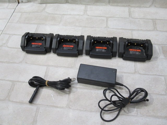 Ω 新LC 0181t 保証有 VERTEX STANDARD【 CD-51 】バーテックススタンダード 連結式充電器 4個セット拍卖