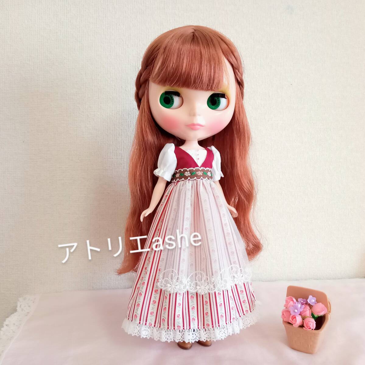 送料無料! ハンドメイド ネオブライス・リカちゃんの服「ディアンドル風 エプロン付きワンピース」ブライス 服 アウトフィット 民族衣装風拍卖