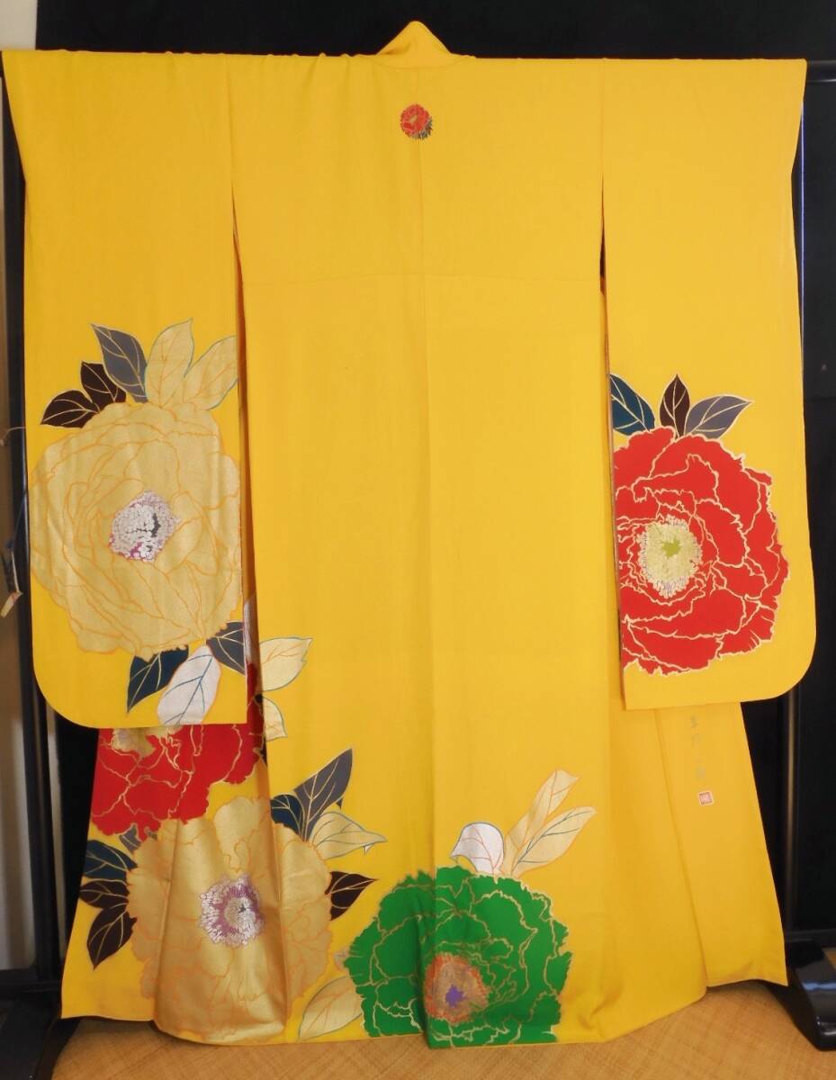 <銀の斧>正絹・草野一騎作・ゴージャスな真黄色の振袖・和名深黄色・幸せ感フル・人目引く振袖拍卖
