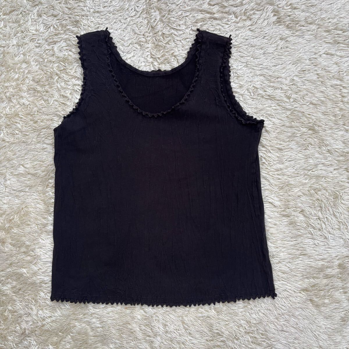 haat(ISSEY MIYAKE) タンクトップ ブラック シワ加工拍卖