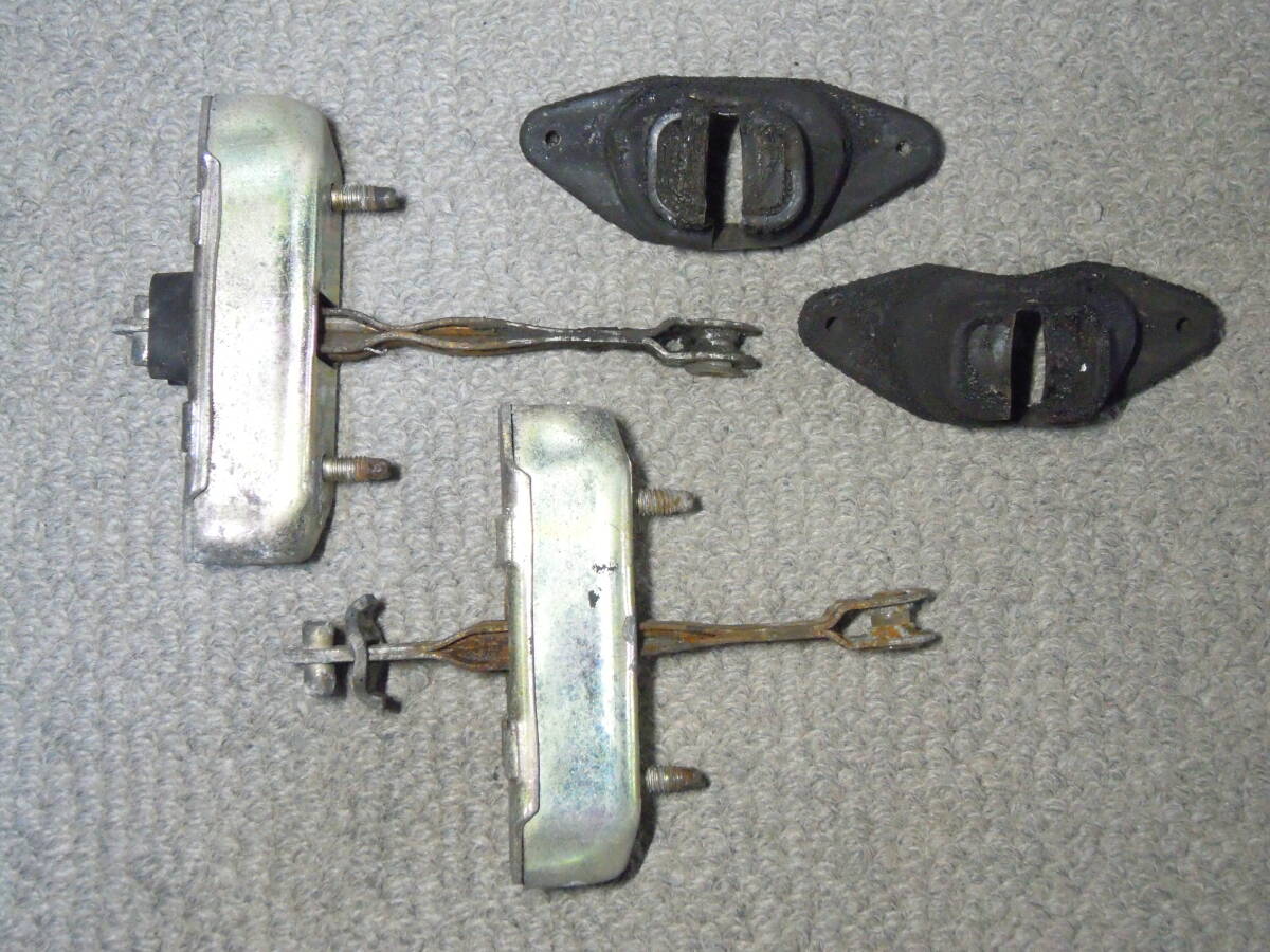 ★送料無料★ トヨタ カローラ レビン 86 AE86 後期 2ドア 純正 ドアチェッカー ドアストッパー ドアラッチ 金具 左右 中古 検) トレノ 等拍卖