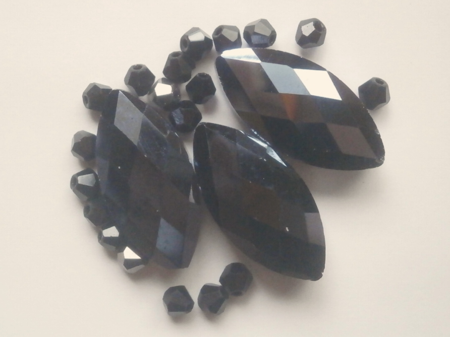 ガラスビーズ★なみだ型★ブラック系★2拍卖