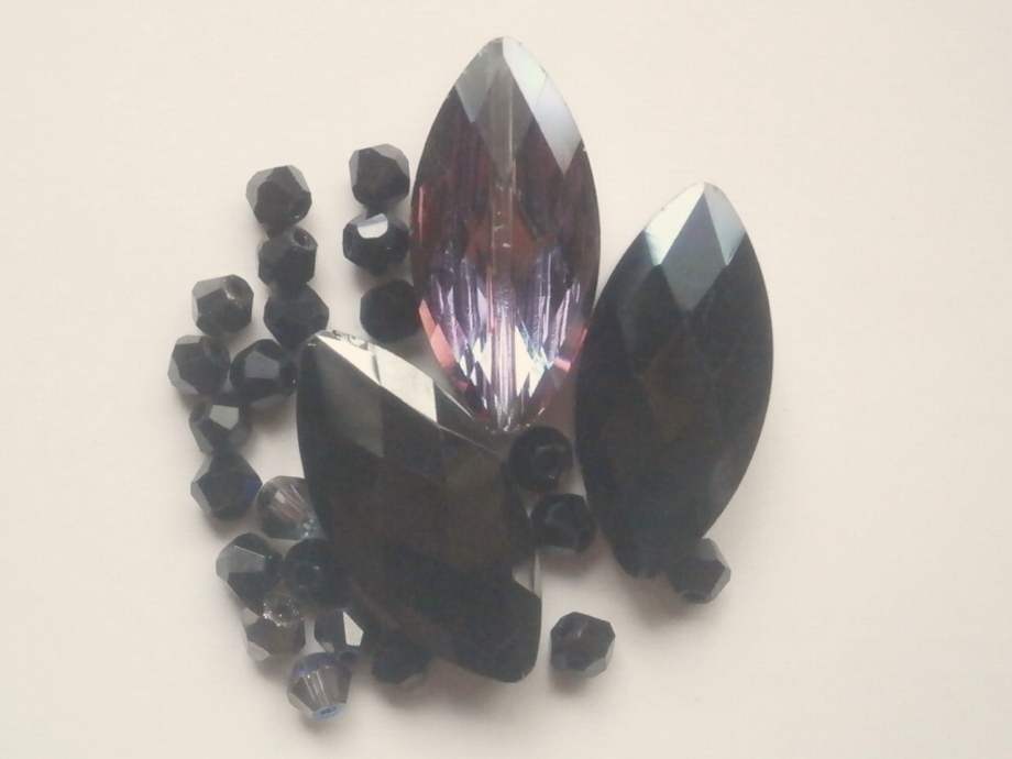 ガラスビーズ★なみだ型★ブラック系★②拍卖