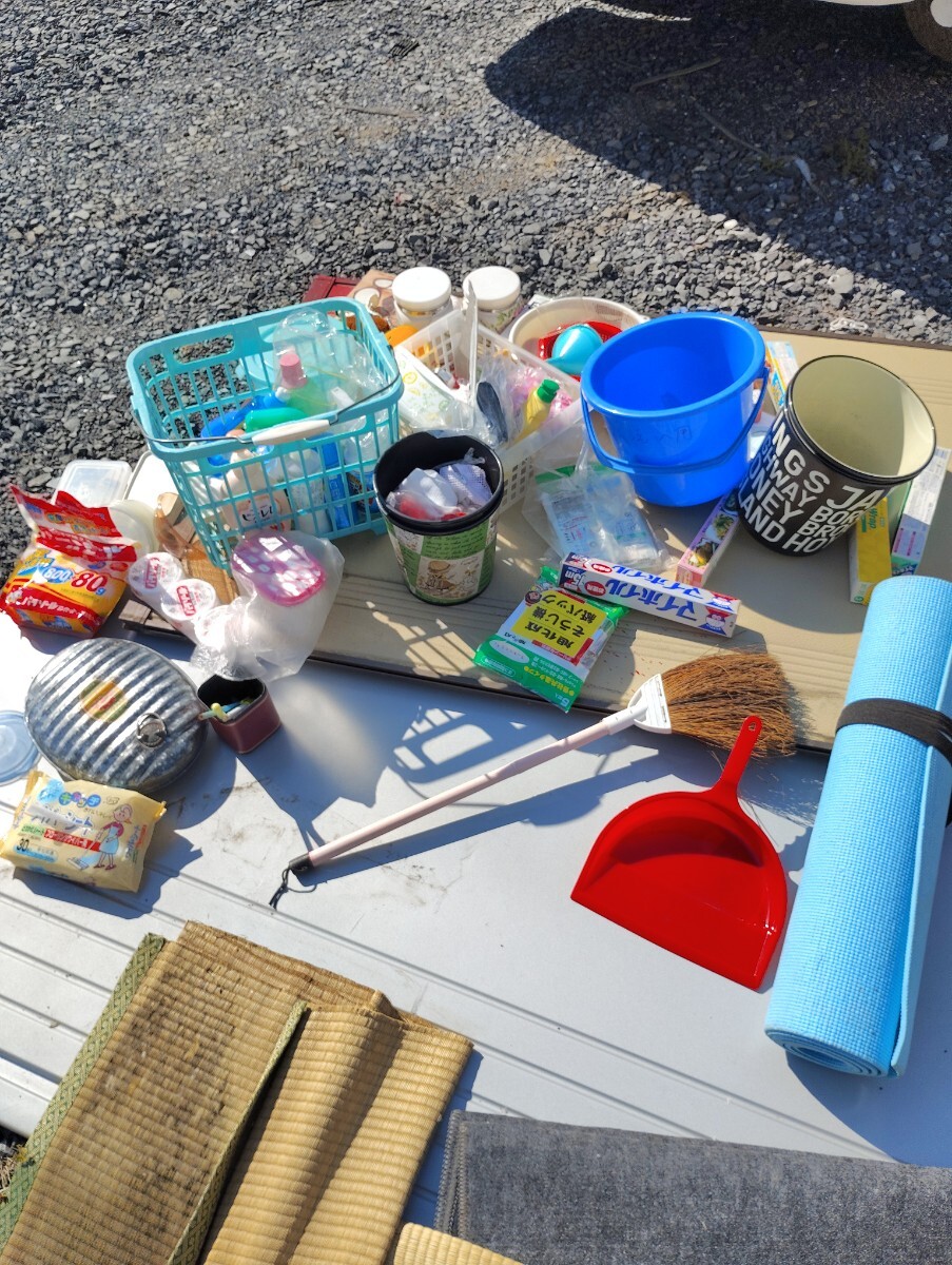 マグカップ バケツ ゴミ箱 ほうき 生活用品 雑貨 まとめ売り 1部未使用拍卖