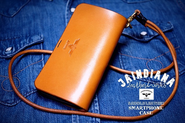 iPhone15ケース 手縫い サドルレザー 手帳型キャメル ネックストラップ付き (iPhone15pro,15proMax,15Plus仕様での製作も可)拍卖