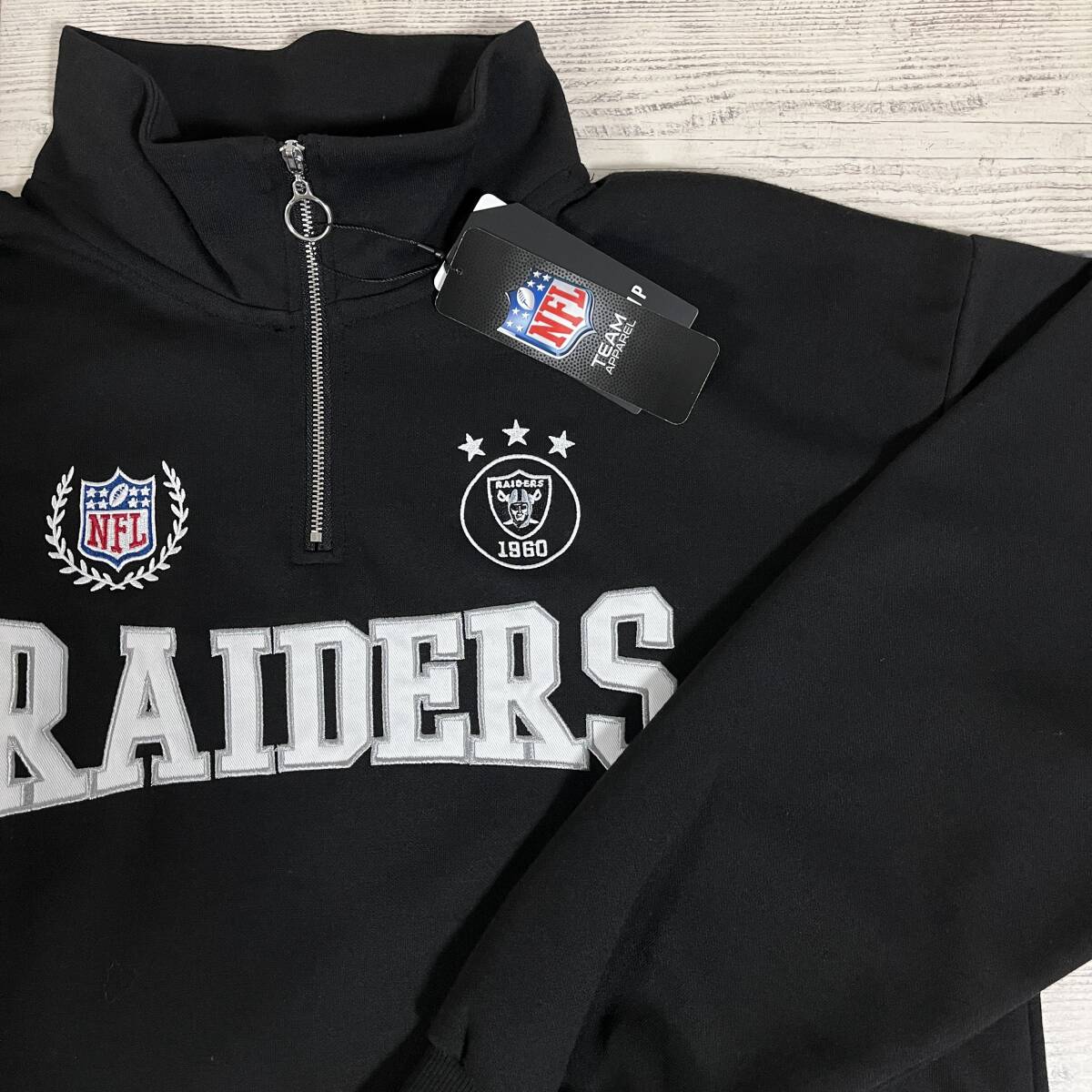 ★ RAIDERS (レイダース) ★ ハーフジップトレーナー Mサイズ 黒色 NFL ラスベガス レイダース アメフト アメカジ (タグ付き新品未使用)拍卖