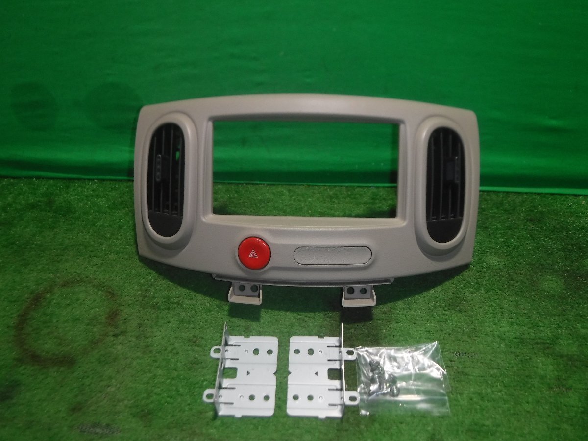 【ヤ①】日産 キューブ Z12/NZ12 純正 オーディオパネル ステー付 682601FA0A P10381B17000 横19.9cm×縦10.1cm拍卖