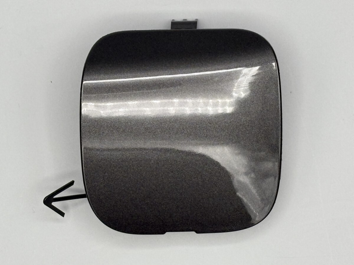 【新品】R35 日産 GT-R 純正 牽引フックカバー 品番622A1-6AV0A (23030084)拍卖