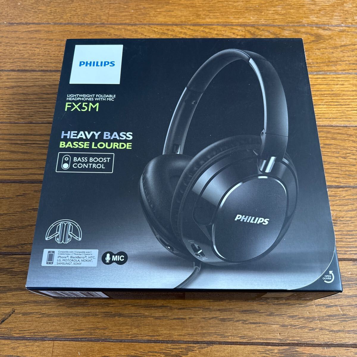 ヘッドホン/PHILIPS /FX5M/未使用/未開封/高音質 /密閉型 /マイク付き/40㎜ドライバー /重低音切り替えスイッチ付き 拍卖