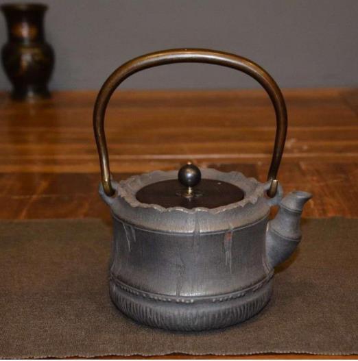 鉄瓶★ 鋳鉄製の壷 手作り コーティングなし老鉄瓶 提梁壺 対応 鉄やかん 鉄分補給 鉄びん拍卖