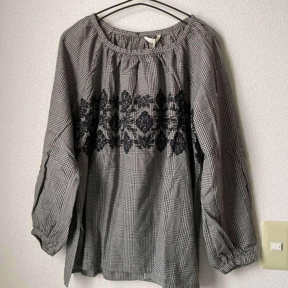 新品☆studio CLIPスタディオクリップ☆ギンガムチェック刺繍ブラウス拍卖