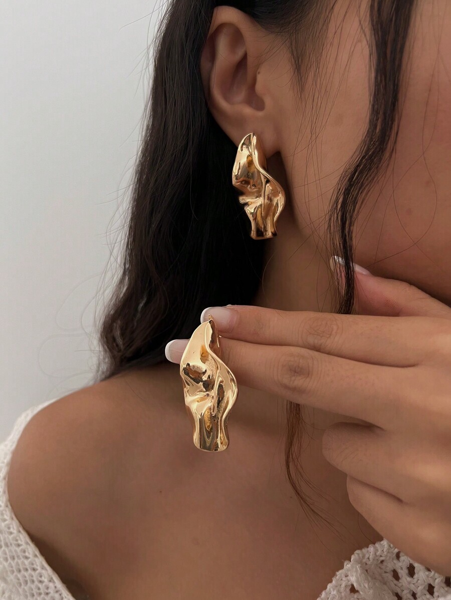 ジュエリー レディース イヤーアクセサリー 1ペア ヴィンテージ アシンメトリー アブストラクトメタルリーフ ドロップピアス、ミニ拍卖