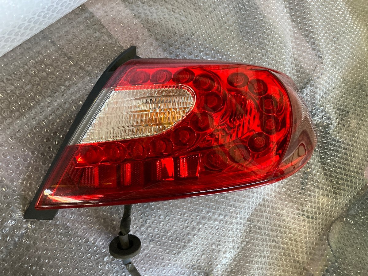 平成23年 日産 ニッサン フーガ HY51 テールランプ右のみ 9256拍卖