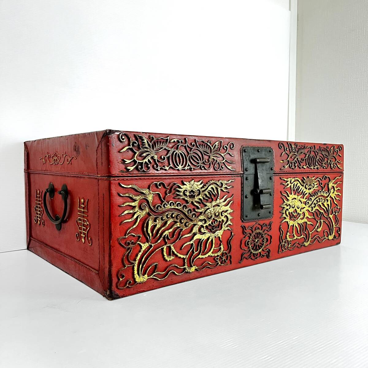 時代金具◆中国【衣装箱 収納箱 トランク】75cm×49cm×高さ31cm◆唐物 寶箱 臺灣箱 李朝鞄 中国骨董家具 時代物 革拍卖