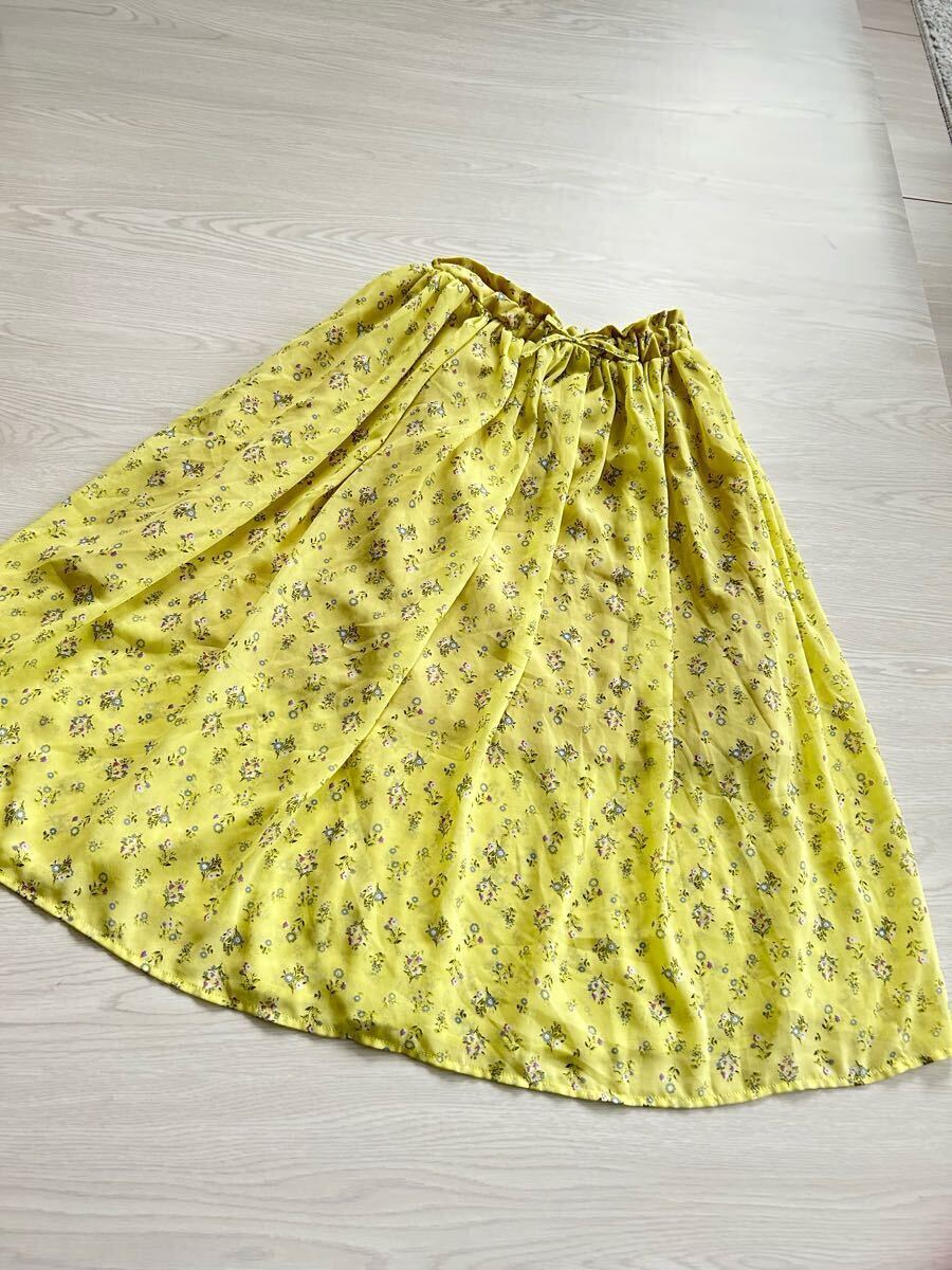 GU☆鮮やかな黄色*お花柄がキレイなロングフレアスカート☆サイズ150拍卖