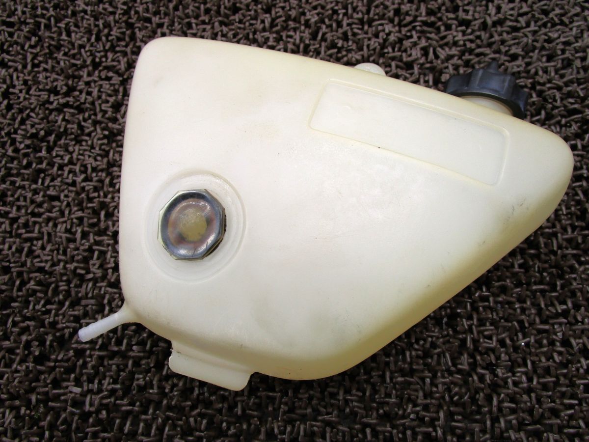 KV75 オイルタンク ●Z782!KV075A カワサキ 【 KV075AE 】 キャブ車拍卖