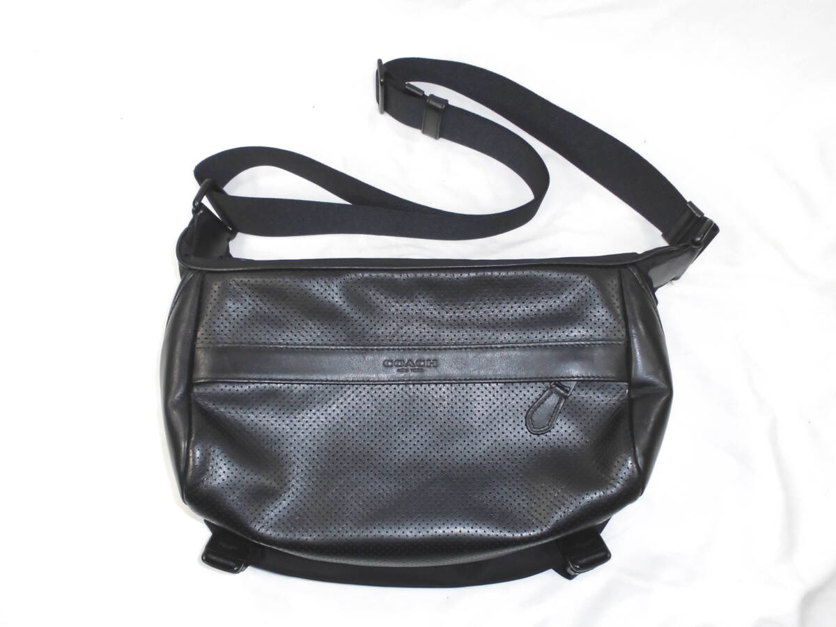 COACH コーチ ショルダーバッグ (ボディーバッグ?) 黒 ブラック拍卖