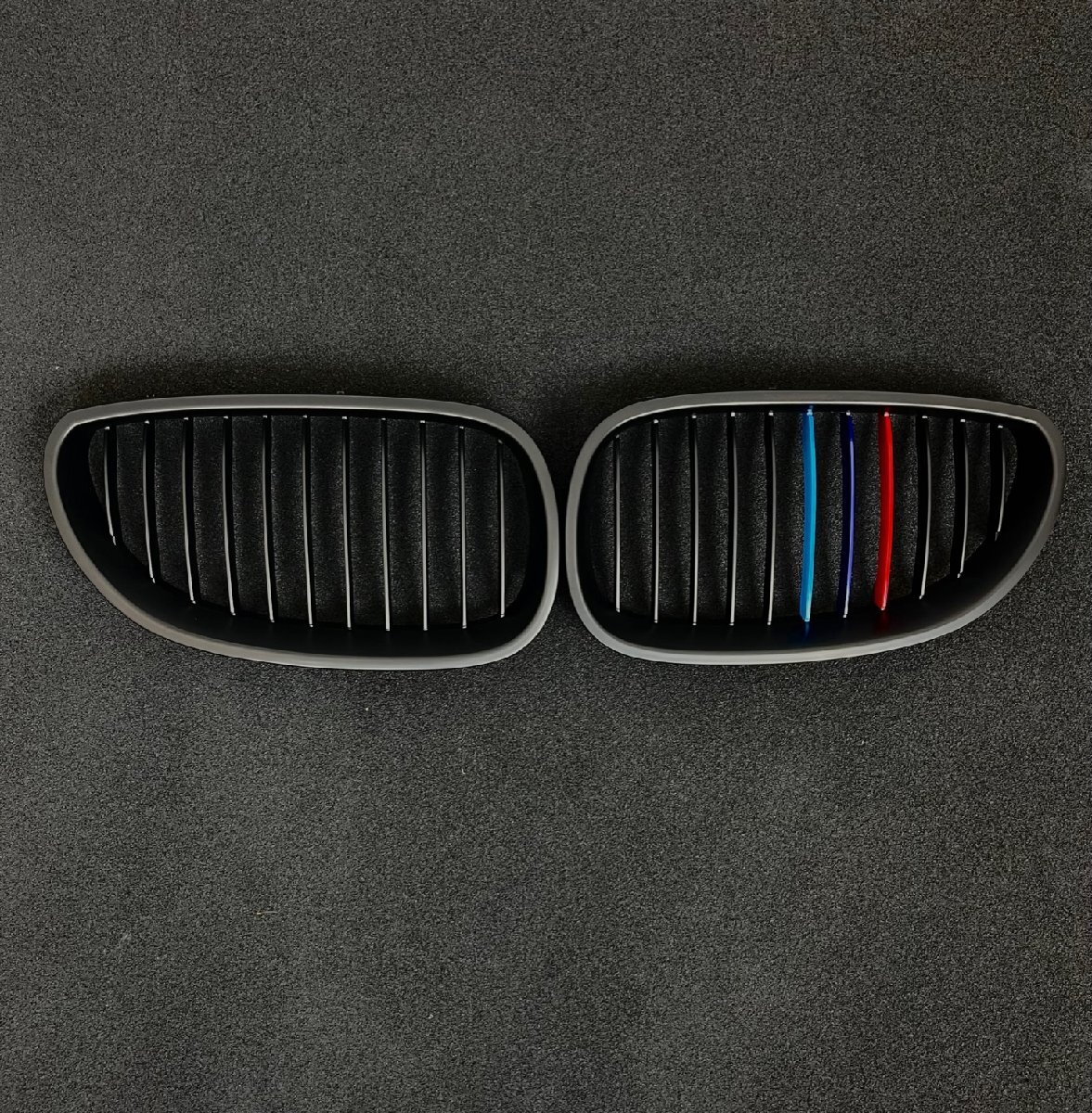 スポーティ全開♪ BMW Mカラー グリル E60 E61 525i 530i 530xi 540i 545i 550i M5 セダン ツーリング 5シリーズ Mライン拍卖