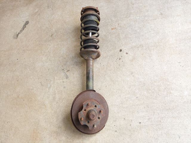 ブルーバード510SSS 左 フロント マクファーソンストラット 拍卖