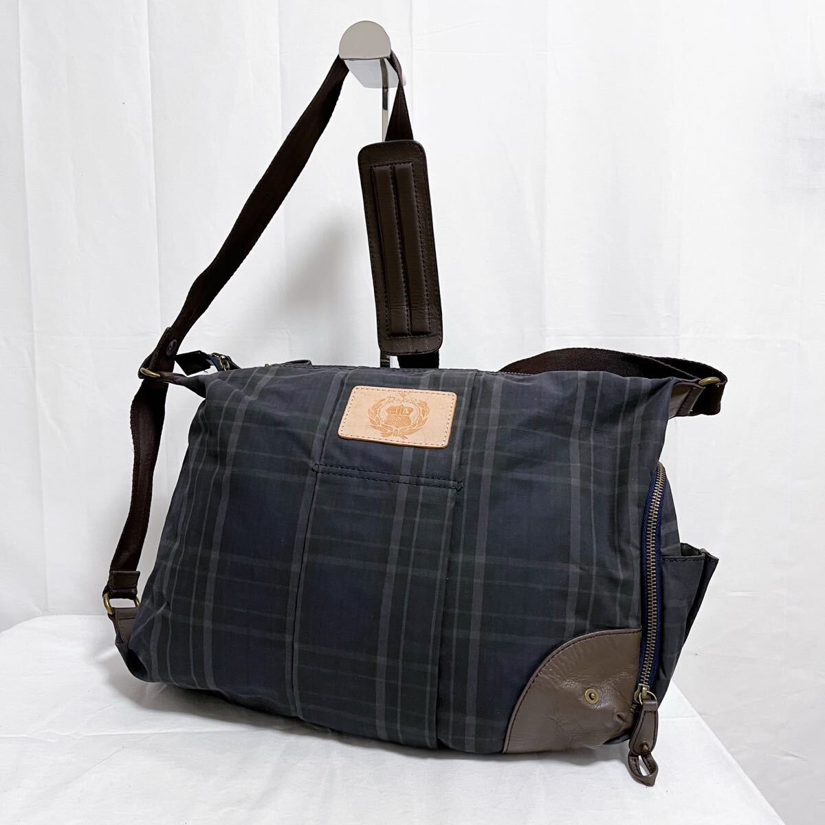和702★ Dakota ダコタ ショルダーバッグ 斜めがけ チェック ネイビー メンズ拍卖