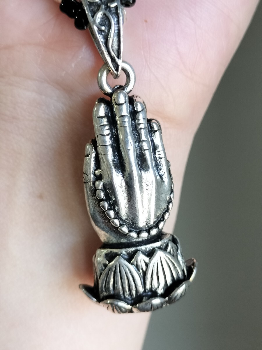 真鍮製  合掌 蓮の花 菩薩 仏 仏具 観音 仏像 神様 お守り  ネックレス拍卖