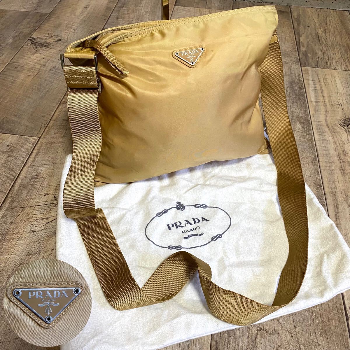 正規品☆PRADA プラダ 三角ロゴ テスートナイロン ミニショルダーバッグ ベージュ ポシェット サコッシュ ボディバッグ レディース メンズ拍卖