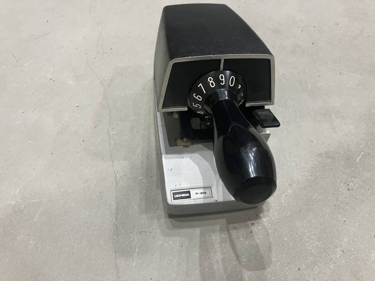昭和 レトロ 内田洋行 UCHIDA/ウチダ チェックライター P-8N 事務用品 ロータリー式 印字 刻印 Z-103拍卖
