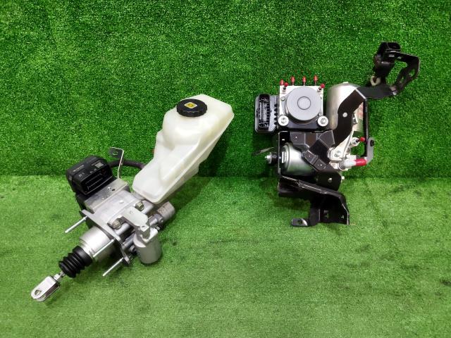 プリウス DAA-ZVW50 ABSアクチュエーター 44050-47060 ブレーキブースターセット拍卖