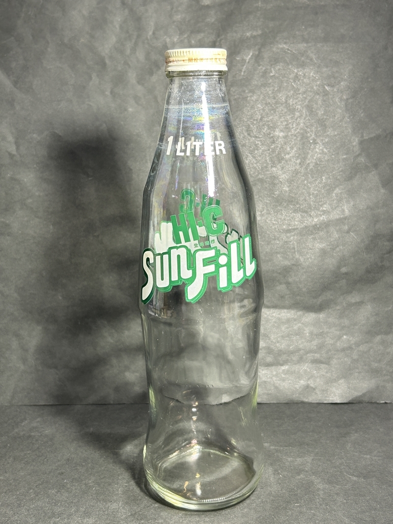 ● コレクター必見 昭和レトロ ビンテージ サンフィル 1L ガラス瓶 空ボトル 飾り オブジェ 置物 インテリア 雑貨 op431拍卖