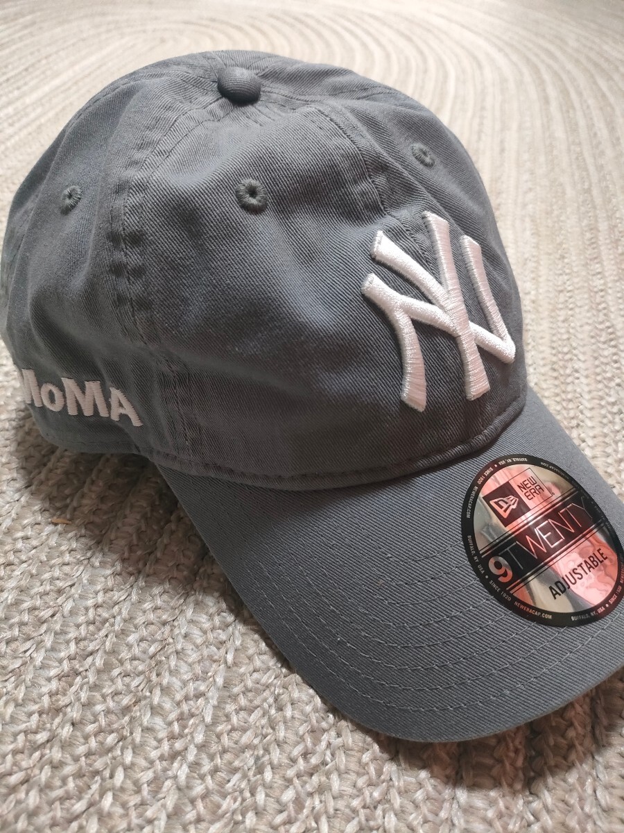 新品 未使用 NEW ERA MOMA 別注 ヤンキース スナップバック キャップ グレー ニューエラ フリーサイズ 帽子 モマ 男女兼用拍卖