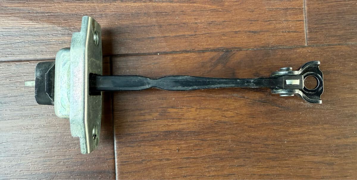 トヨタ プリウスα DAA-ZVW41W 純正 フロントドアチェックASSY 単品 LR兼用 運転席 助手席 DA25041202拍卖