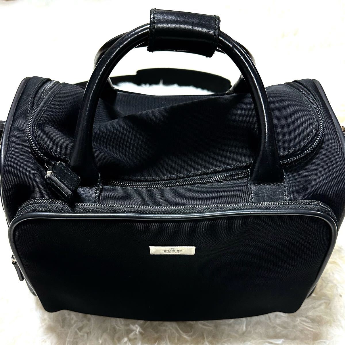 GUCCI 2way カメラバッグ ショルダーバッグ 黒 ナイロン×レザーグッチ拍卖