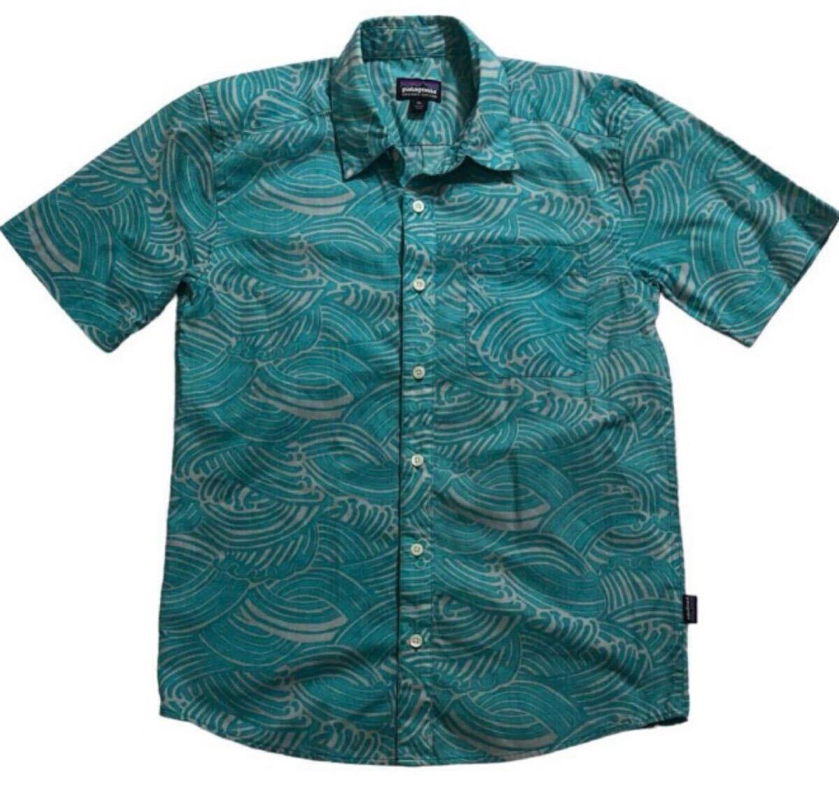 送料無料 ■ patagonia パタゴニア ■ ロゴ ラベル 波 総柄 半袖 ゴートゥー シャツ ブルー系 XS拍卖