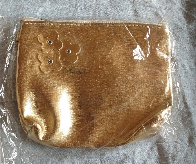 アンテプリマのポーチ〜未使用 ブランド本の付録拍卖