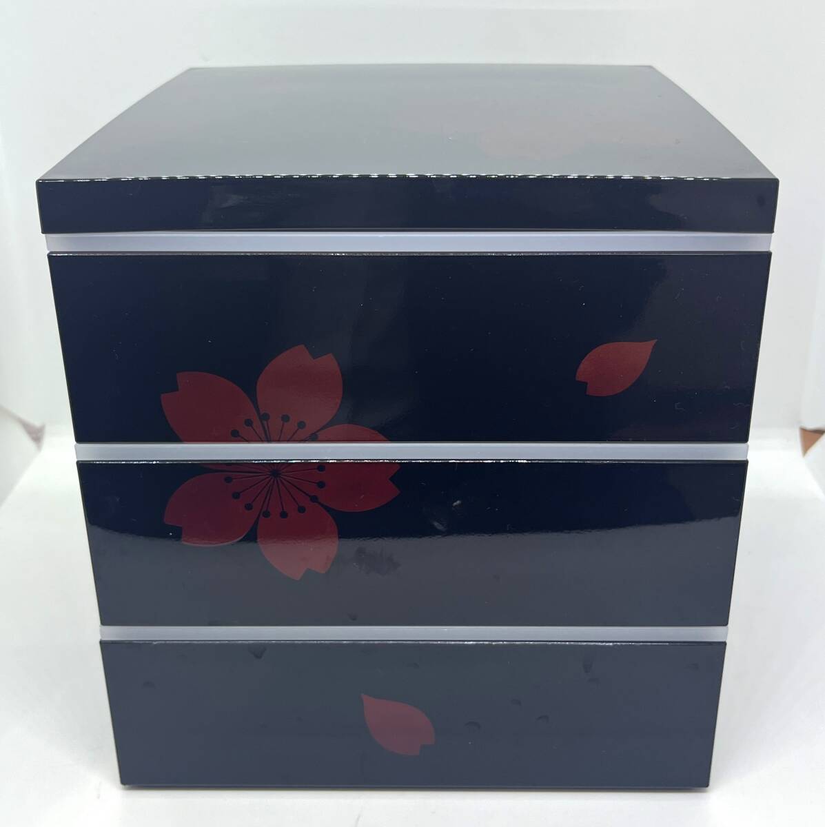 【未使用】山中塗 三段重 6.5寸 重ね塗 さくら クリーンコート加工 お節料理 ピクニック 和食器 べんとう箱/278⑥1048拍卖