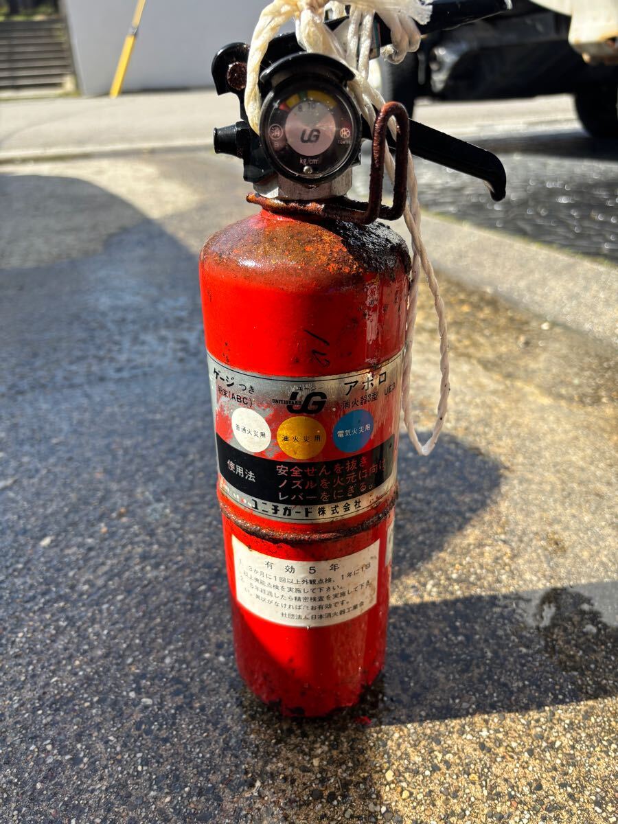 昭和レトロ 小型消火器 装飾・撮影小道具用 アンティーク 消火器 1985年製拍卖